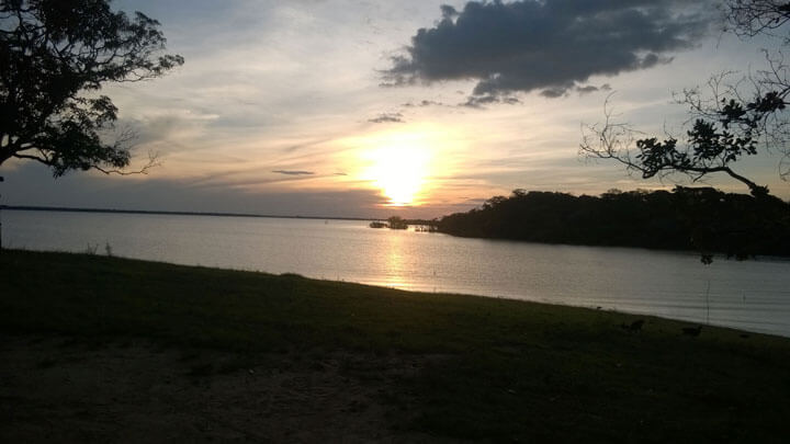 Sonnenuntergang über dem Lago Manacapuru. (Amazonas, Brasilien)